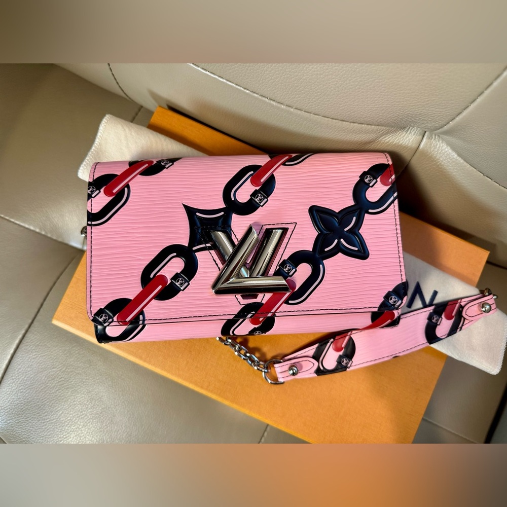 Louis Vuitton Pink Epi Leather Chain Flower Print Twist Wallet on Chain